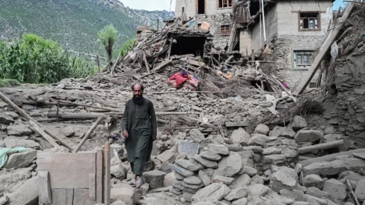 আফগানিস্তানের দক্ষিণ-পূর্বাঞ্চল মাত্র দুই দিনের ব্যবধানে পরপর দুটি শক্তিশালী ভূমিকম্পের কারণে ভয়াবহ মানবিক সংকটে পড়েছে।