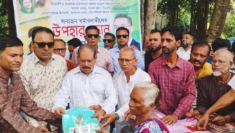 আমরা সবাই একে-অপরের পাশে থেকে দুর্গোৎসব পালন করবো -মজিবর রহমান সরোয়ার