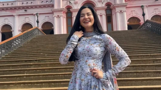 হানিয়া এখন ঢাকায়, আজ শেরাটনে দেখা করতে পারবেন ভক্তরা