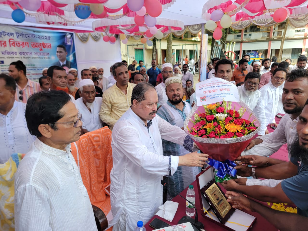 বরিশাল সদর উপজেলা আওতাধীন লামচরি মাধ্যমিক বিদ্যালয়ে শর্ট বার ফুটবল টুর্নামেন্টের ফাইনাল খেলা ও পুরস্কার বিতরণী অনুষ্ঠান