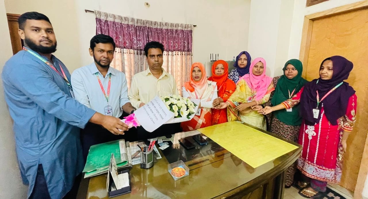 ফুলেল শুভেচ্ছা ও অভিনন্দন তুরাগ থানা বিএনপির যুগ্ম আহ্বায়ক হলেন আবু তাহের খান আবুল