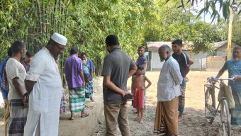 ৫০ বছরের পুরনো রাস্তা বন্ধ ও গর্ত খনন