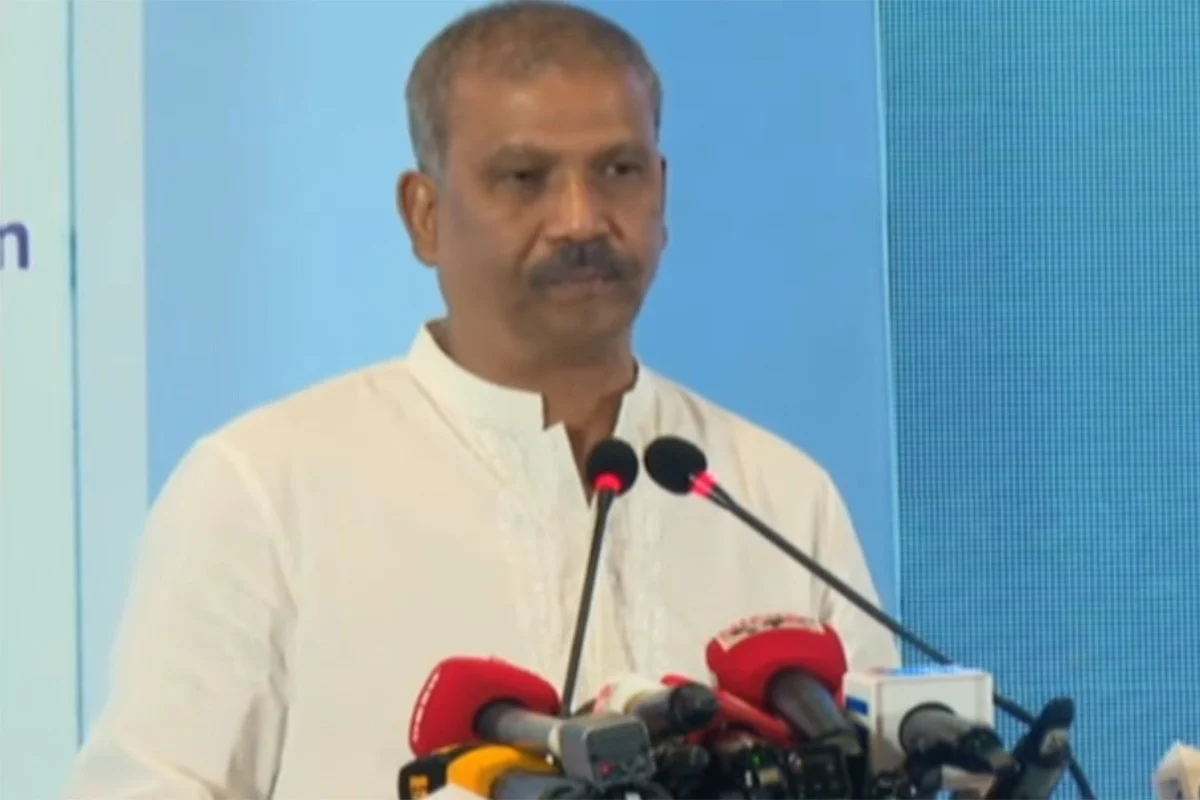 উপদেষ্টা হিসেবে আমাদের সেফ এক্সিটের দরকার নেই : আসিফ নজরুল