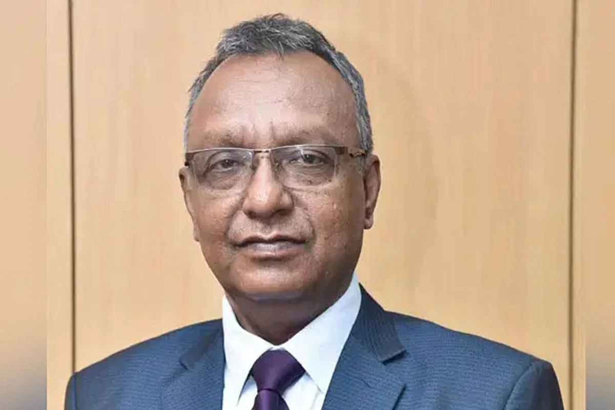 স্ত্রীসহ সাবেক বিএফআইইউ প্রধান শাহীনুলের দেশত্যাগে নিষেধাজ্ঞা