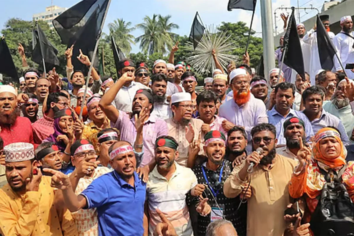 আন্দোলন অব্যাহত রাখার ঘোষণা শিক্ষকদের