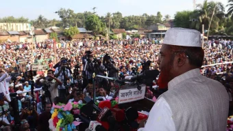 জন্ম নিয়েই বাপের সঙ্গে পাল্লা দিও না: গোলাম পরওয়ার