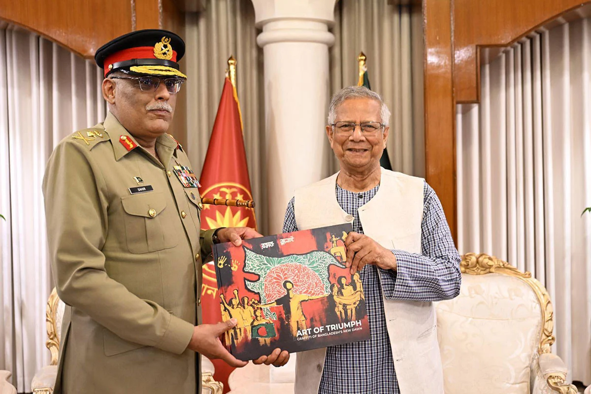 প্রধান উপদেষ্টার সঙ্গে পাকিস্তানের যৌথ বাহিনীর চেয়ারম্যানের সৌজন্য সাক্ষাৎ