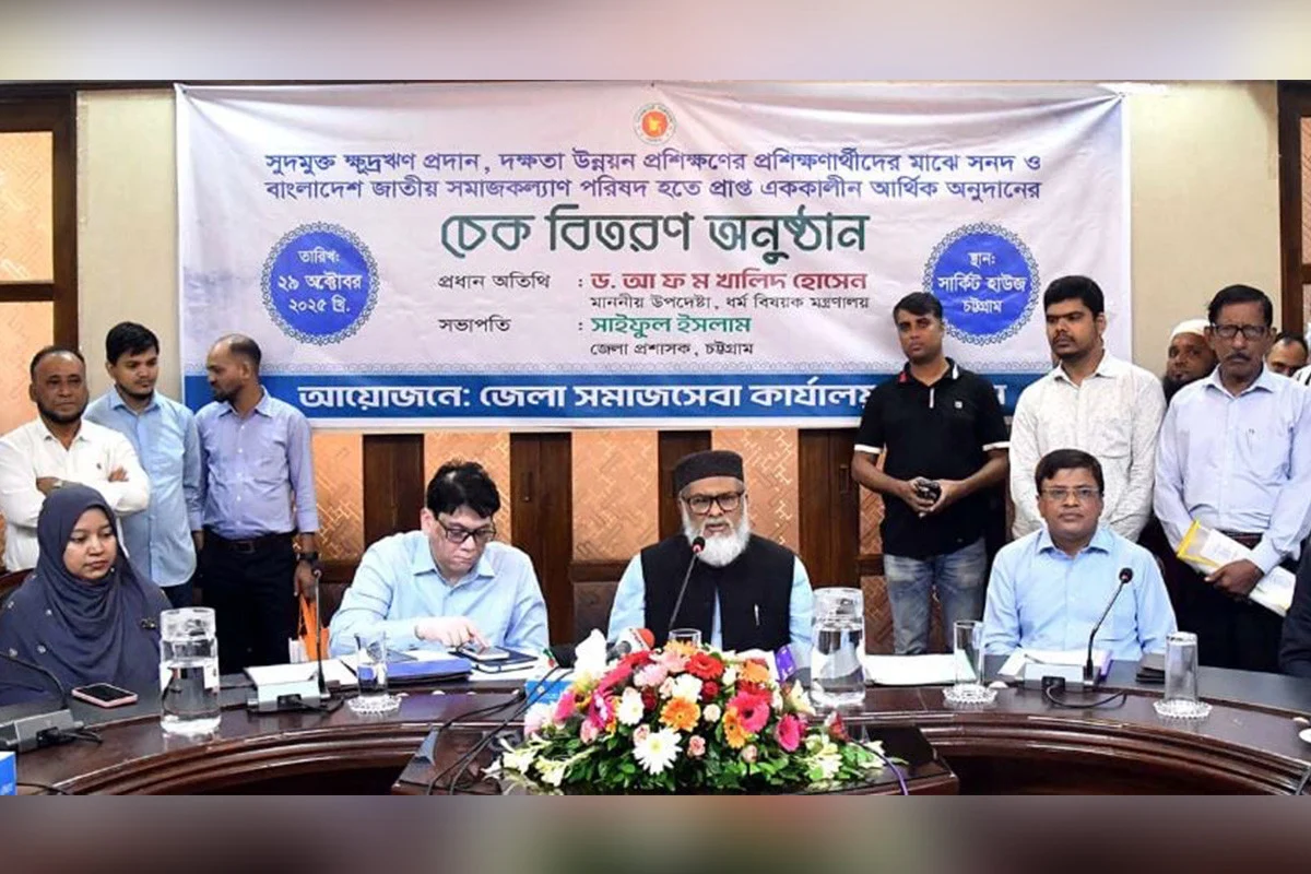 সারাদেশে ভিক্ষাবৃত্তি বন্ধে কাজ করছে সমাজসেবা কার্যালয় : ধর্ম উপদেষ্টা