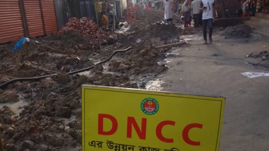 রাস্তায় অসংখ্য সড়কবাতি নষ্ট রাতের অন্ধকারে ছিনতাইয়ের আশংঙ্কা জনমনে এক ধরনের চাপা ক্ষোভ