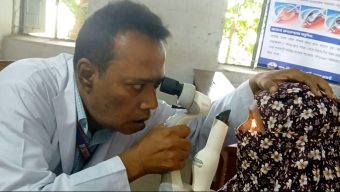 বেনাপোলে বিশ্ব দৃষ্টি দিবস উপলক্ষে বিনামূল্যে চক্ষু পরীক্ষা ও ছানি অপারেশন ক্যাম্প