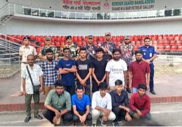 ৮ মাস পর বেনাপোল চেকপোস্ট দিয়ে দেশে ফিরল ১২ বাংলাদেশি নাবিক