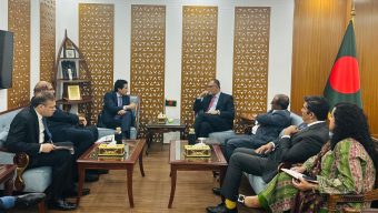 বাণিজ্য উপদেষ্টার সাথে পাকিস্তানের পেট্রোলিয়াম মন্ত্রীর বৈঠক