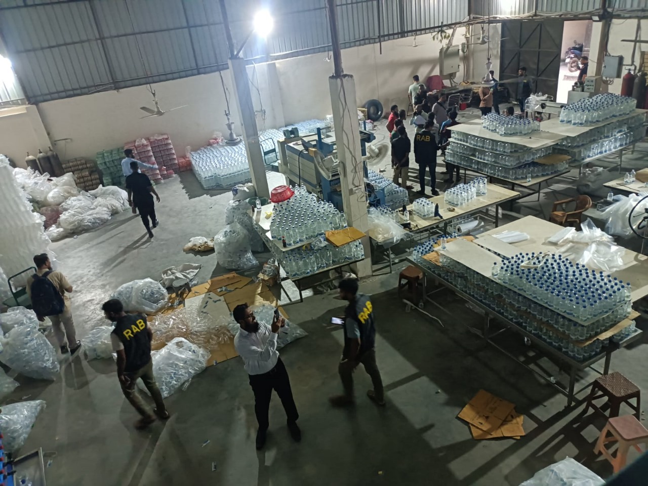 তুরাগে জর্দা দুলালের ‘ভাই ভাই কোম্পানি’তে