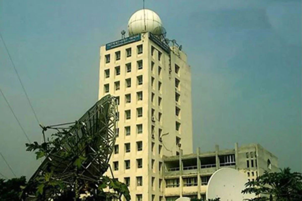 বৃষ্টিপাতের মধ্যেই ১০ জেলায় ঝড়ের আশঙ্কা