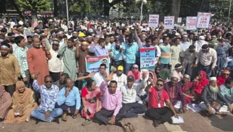 কর্মবিরতিতে প্রাথমিক বিদ্যালয়ের শিক্ষকরা