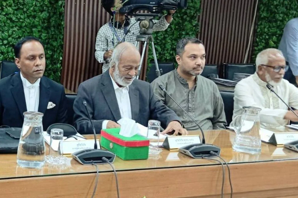 সুষ্ঠু নির্বাচন আয়োজনে ইসিকে শক্ত অবস্থানে থাকার আহ্বান মঈন খানের