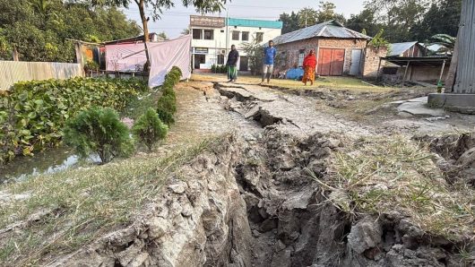 লন্ডভন্ড উৎপত্তিস্থল : ভূমিকম্পের আতঙ্ক কাটেনি নরসিংদীবাসীর