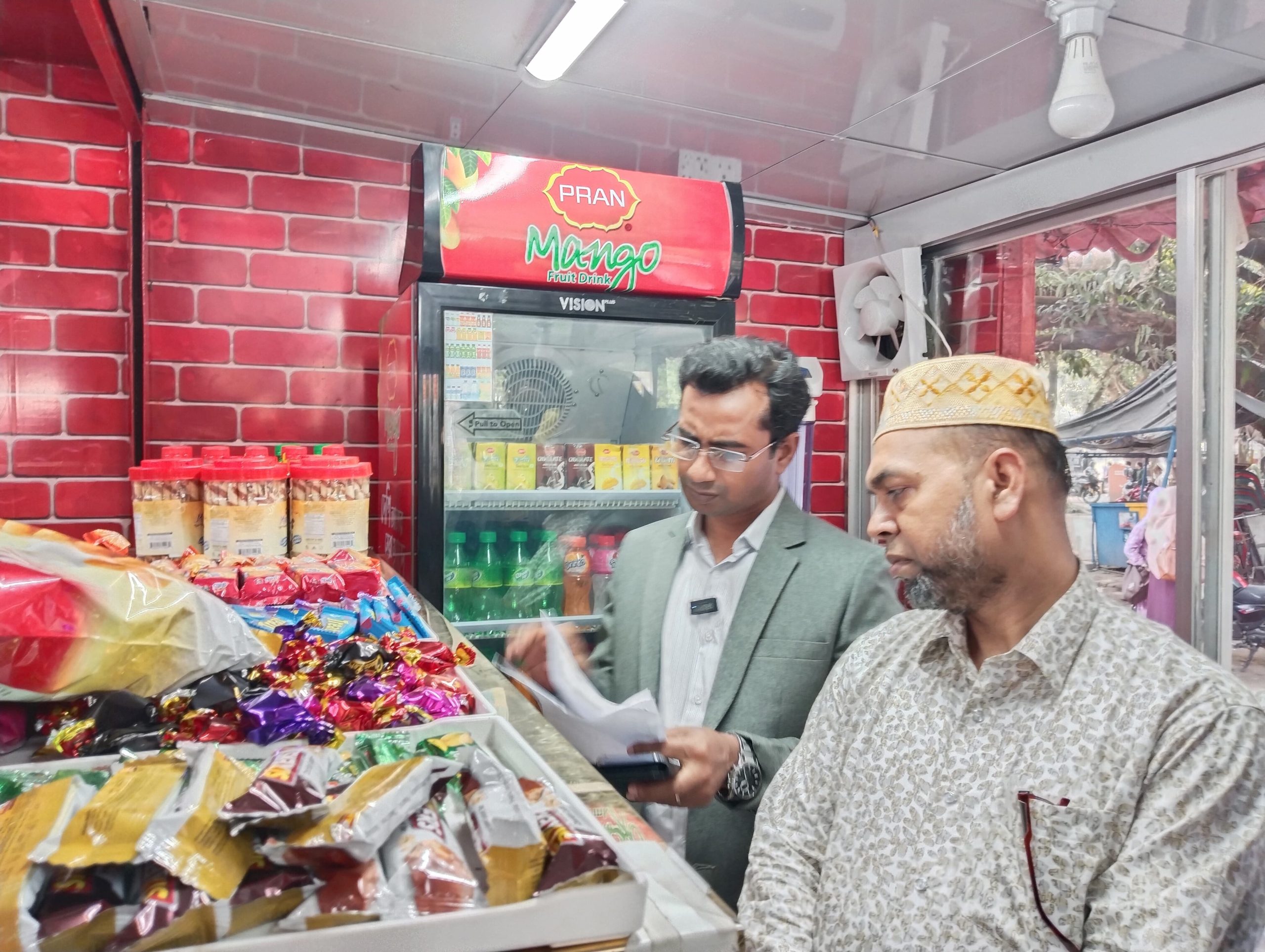 ‎রাবিতে খাবার দোকানে অভিযান, ৪৮ হাজার টাকা জরিমানা