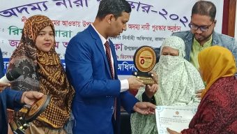 রাজাপুরে সফল জননী পুরষ্কার পেলেন আনোয়ারা খানম