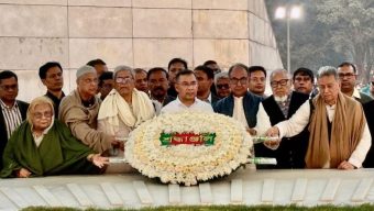 তারেক রহমান ১৮ বছর পর বাবার কবর জিয়ারত করলেন