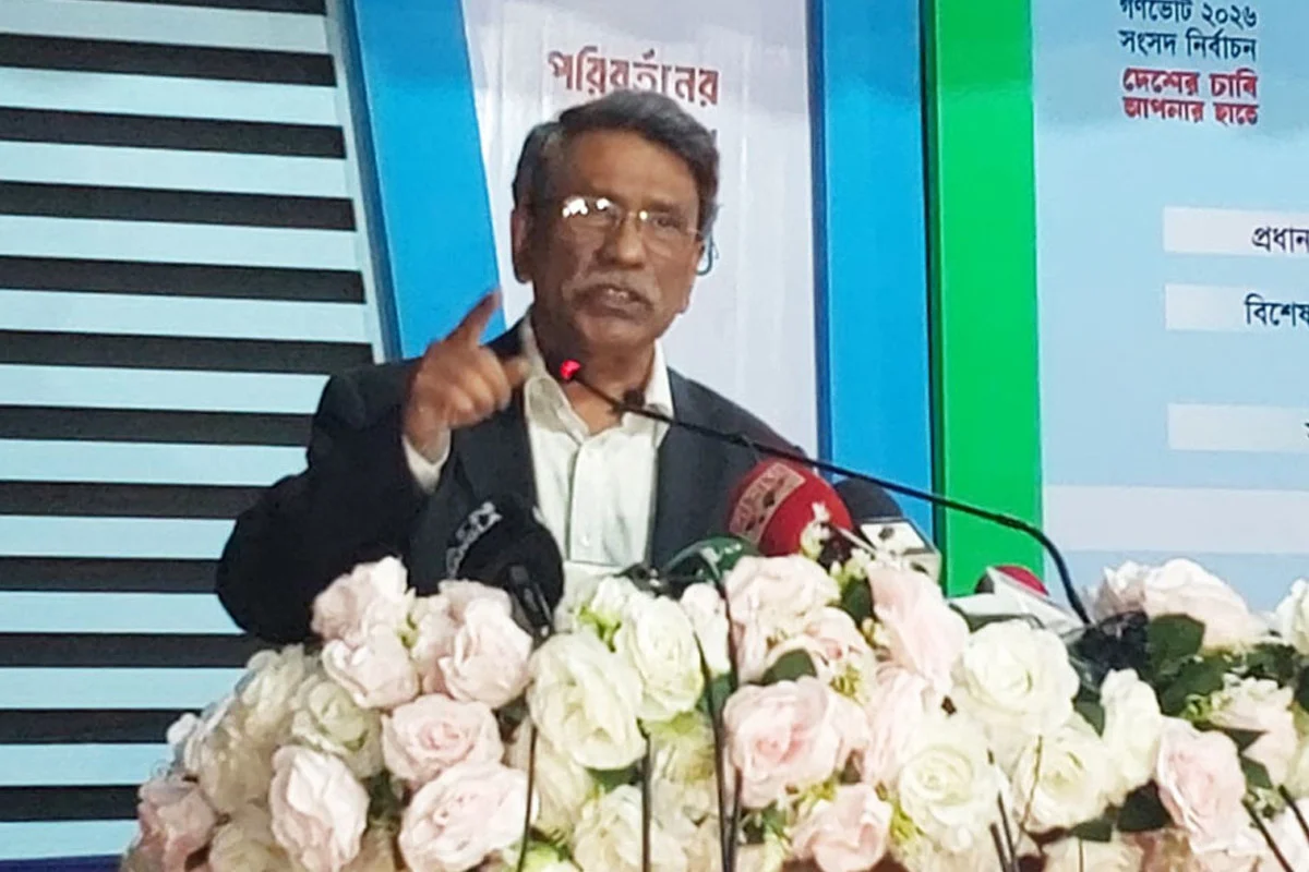 গণভোটের পক্ষে প্রচারণা চালাতে পারবেন সরকারি কর্মকর্তা-কর্মচারীরা : আলী রীয়াজ