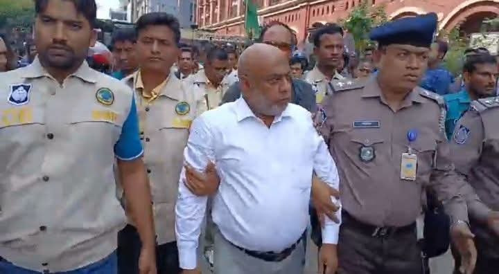 বরিশাল আইনজীবী সমিতির সভাপতি আটক