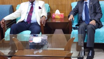 মুক্তিযুদ্ধ বিষয়ক মন্ত্রী হাফিজ উদ্দিন আহমদ এর সাথে ভারতীয় হাইকমিশনারের সাক্ষাৎ