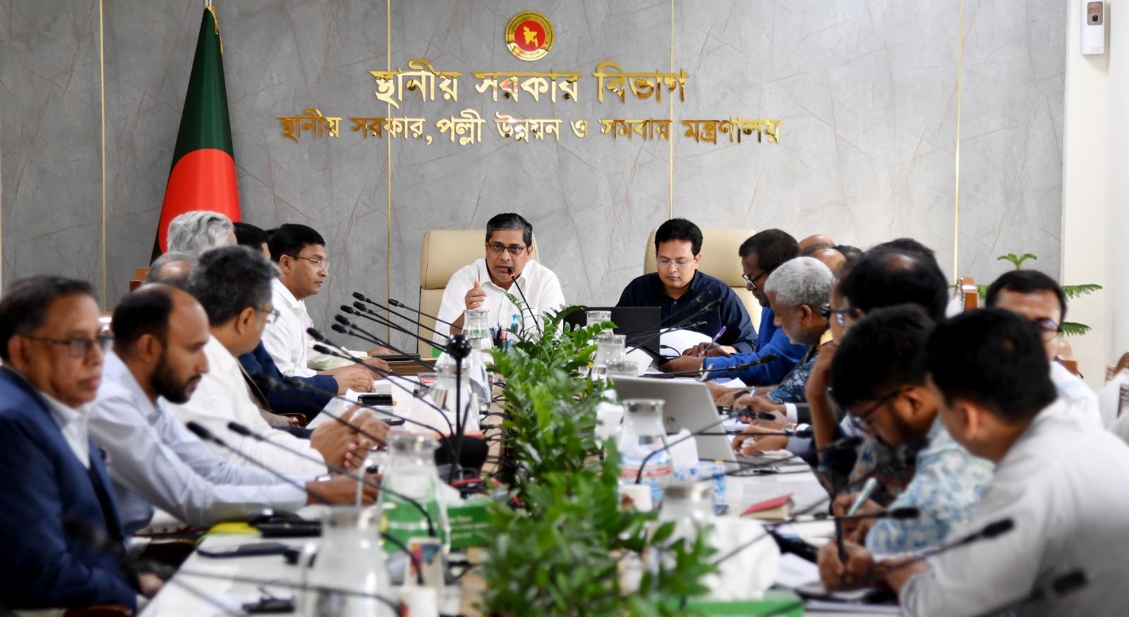 ঢাকায় জলাবদ্ধতার স্থায়ী সমাধানে সোসাইটিগুলোকে সঙ্গে নিয়ে সমন্বিত উদ্যোগ