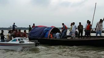 হিজলায় ঝড়ে নৌকাডুবি, তিনজন নিখোঁজ