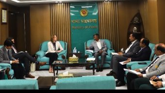 খাদ্য ও জনপ্রশাসন প্রতিমন্ত্রীর সাথে অস্ট্রেলিয়ার হাইকমিশনারের সাক্ষাৎ