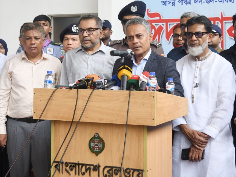 প্রবীণ ও প্রতিবন্ধী ব্যক্তিদের ট্রেন ভ্রমণে ভাড়ার ২৫ শতাংশ ছাড় দিচ্ছে রেলওয়ে