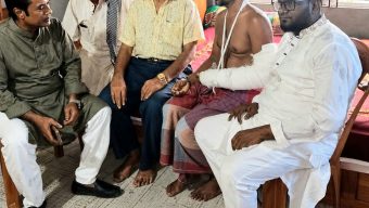 বেনাপোলে হামলায় আহত বিএনপি নেতাকে দেখতে দলীয় নেতারা, হামলাকারীদের গ্রেপ্তার ও শাস্তির দাবি