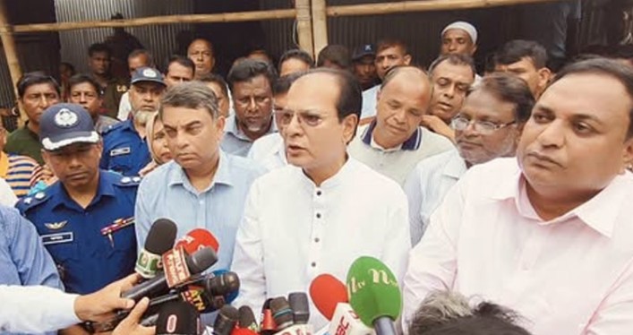 লালমনিরহাটে নিহত শিশু নন্দিনীর পরিবারের সাথে দুর্যোগ ব্যবস্থাপনা ও ত্রাণ মন্ত্রীর সাক্ষাৎ নৃশংস হত্যকাণ্ডের ন্যায়বিচার নিশ্চিত করা হবে