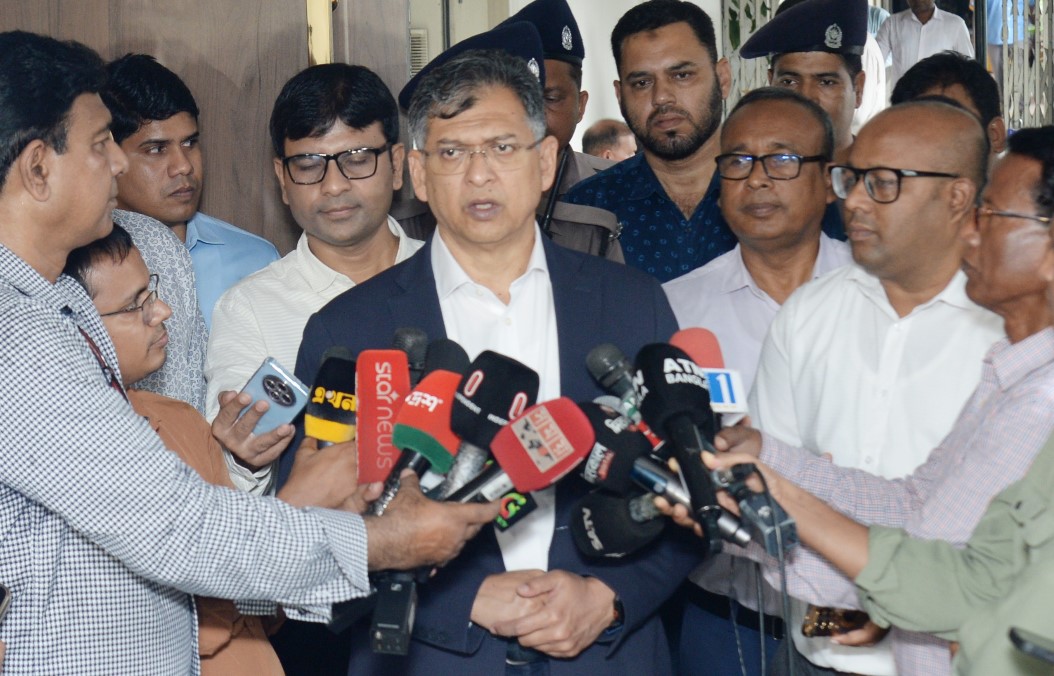 অপরাধ দমনে ভালো কাজের জন্য পুরস্কার ও গাফিলতিতে তিরস্কারের নীতি বহাল থাকবে: স্বরাষ্ট্রমন্ত্রী