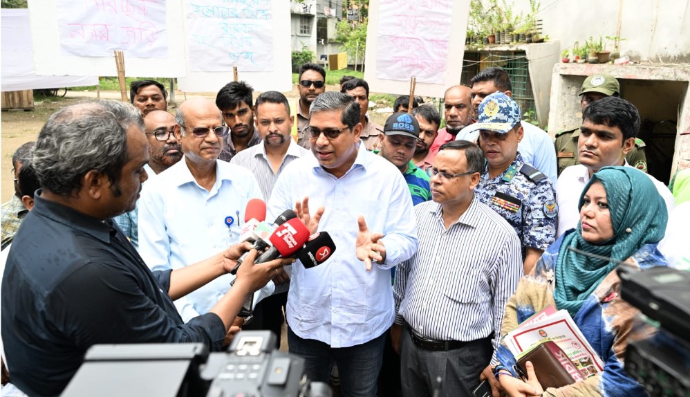 ডেঙ্গু প্রতিরোধে ডিএসসিসির জিগাতলা ও কুতুবখালী খালে অভিযান: জরিমানা ও সচেতনতামূলক কার্যক্রম