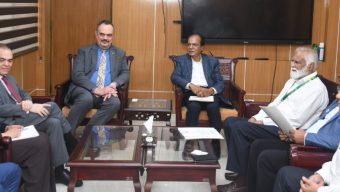 দুর্যোগ ব্যবস্থাপনা ও ত্রাণমন্ত্রীর সাথে মার্কিন রাষ্ট্রদূতের সাক্ষাৎ  পারষ্পরিক সহযোগিতার নতুন অঙ্গীকার