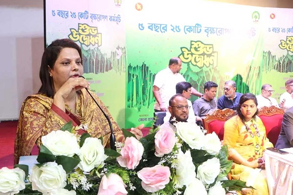 সবুজ ঢাকা গড়তে বৃক্ষরোপণে সবাইকে এগিয়ে আসার আহ্বান