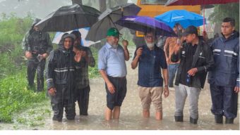 ভারী বর্ষণে চট্টগ্রাম-কক্সবাজার ট্রেন চলাচল সাময়িক বন্ধ নিমজ্জিত এলাকা পরিদর্শন করেছেন প্রতিমন্ত্রী