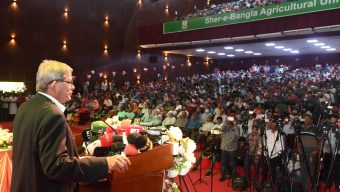শুধু চাকরি নয়, কৃষিভিত্তিক শিল্প গড়ে তুলতে হবে: শেকৃবির নবীনদের স্থানীয় সরকার মন্ত্রী