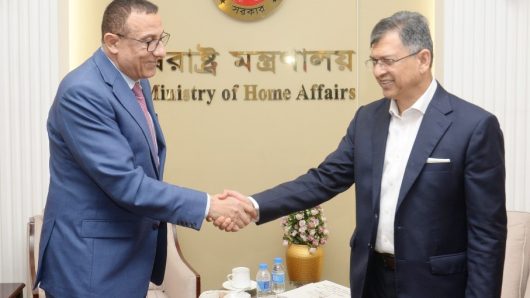 স্বরাষ্ট্রমন্ত্রীর সঙ্গে ফিলিস্তিনের রাষ্ট্রদূতের সৌজন্য সাক্ষাৎ