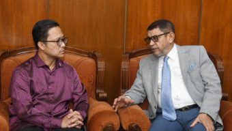 স্বাস্থ্যমন্ত্রীর সাথে বাংলাদেশে মালয়েশিয়ার হাইকমিশনারের সাক্ষাৎ