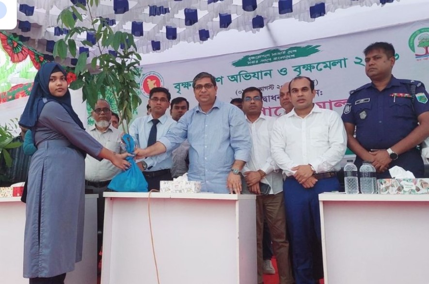 প্রকৃতি রক্ষায় বৃক্ষরোপণকে সামাজিক আন্দোলনে রূপ দিতে চায় সরকার – স্থানীয় সরকার প্রতিমন্ত্রী