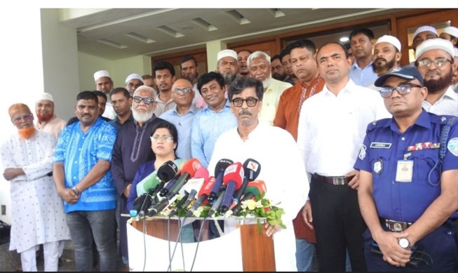 জলবায়ু পরিবর্তনের চ্যালেঞ্জ মোকাবিলায় নতুন ধানের জাত উদ্ভাবনে কাজ করছে সরকার – কৃষিমন্ত্রী