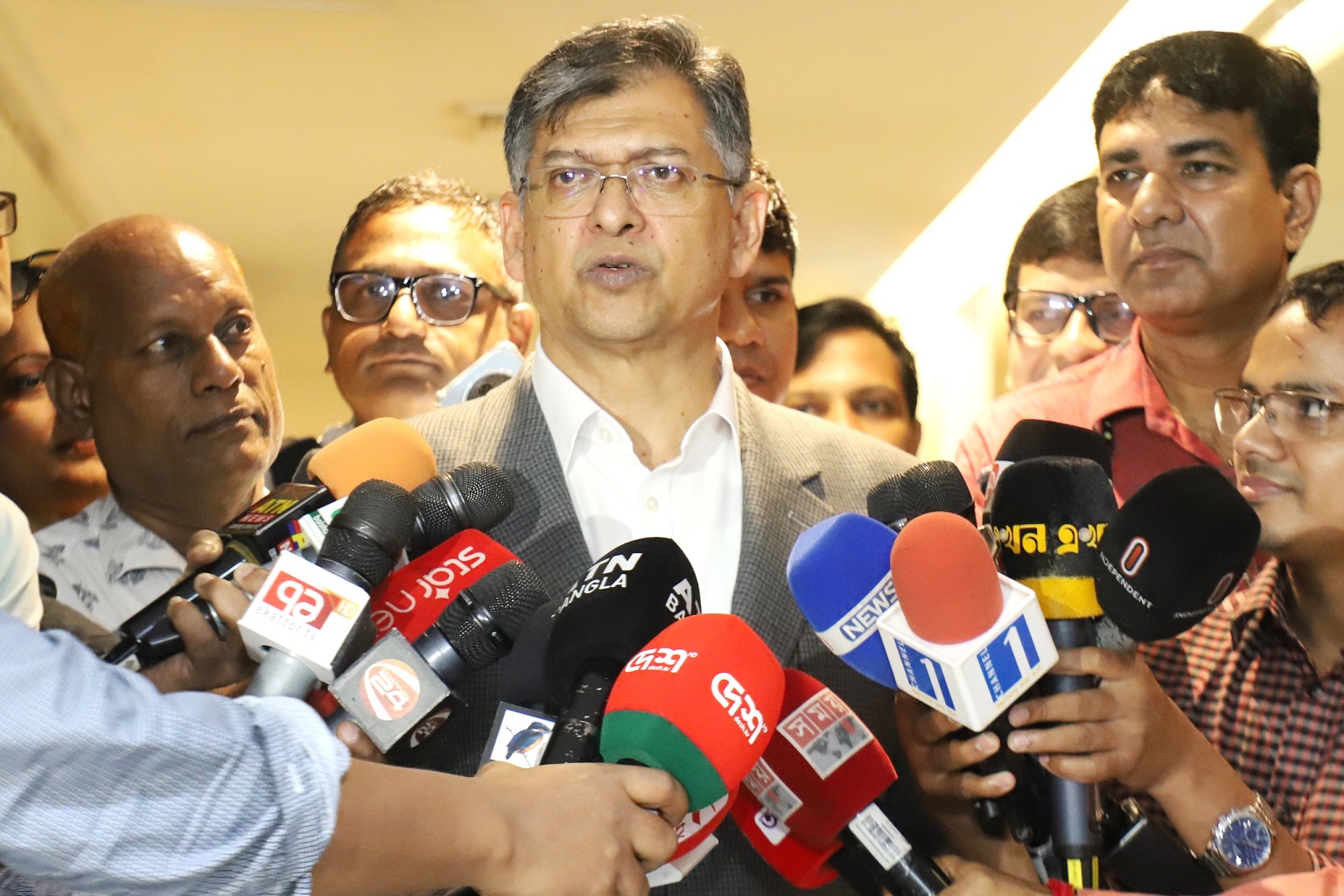 বিগত ১৮০ দিনে আইনশৃঙ্খলা পরিস্থিতির দৃশ্যমান উন্নতি হয়েছে- স্বরাষ্ট্রমন্ত্রী