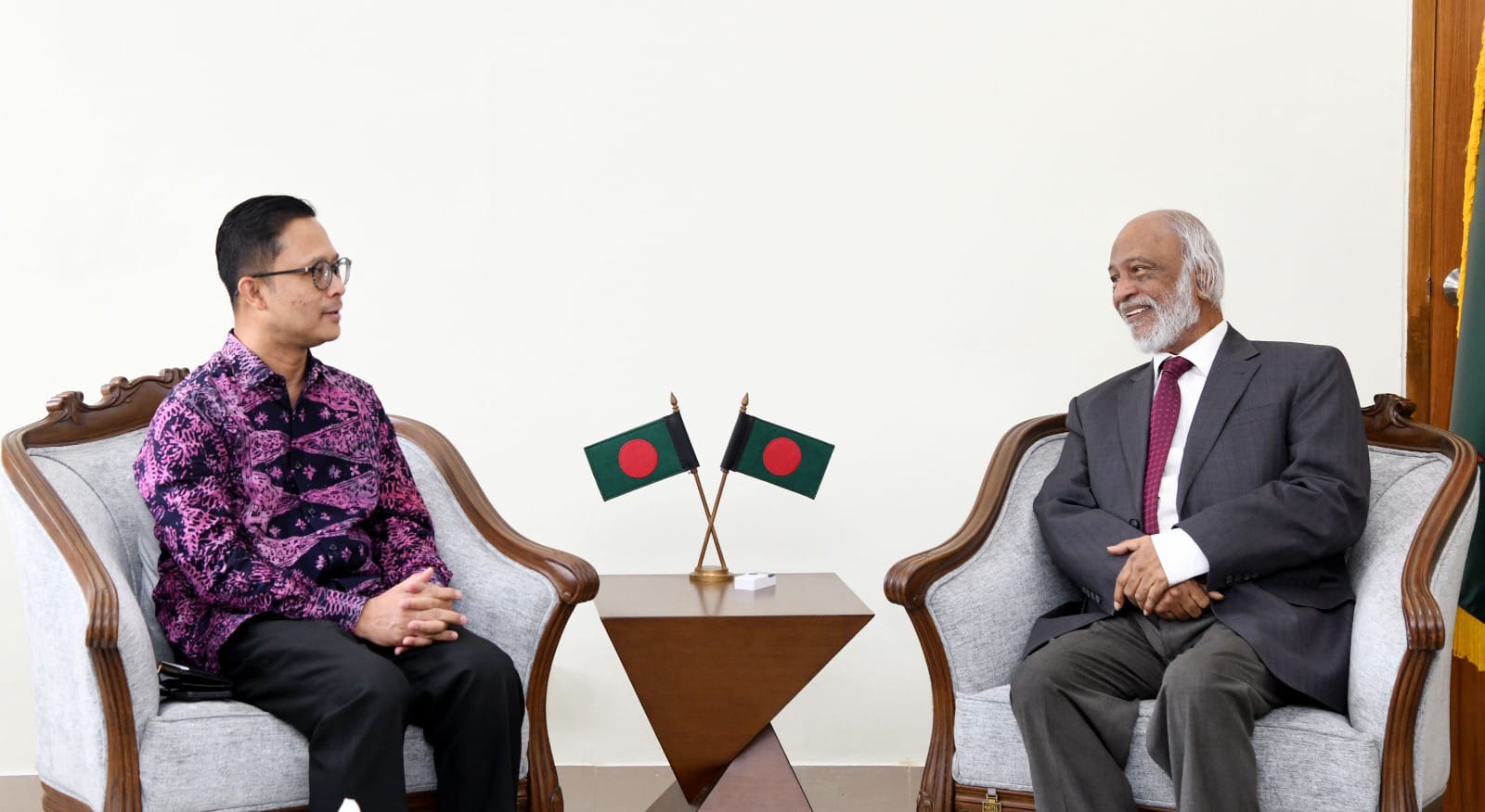 ডেঙ্গু প্রতিরোধে সর্বোচ্চ গুরুত্ব দিয়ে কাজ করছে সরকার: এলজিআরডি মন্ত্রী