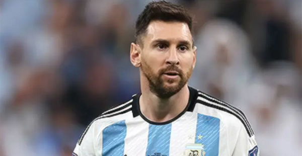 আন্তর্জাতিক ফুটবলকে বিদায় জানালেন মেসি