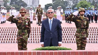 জাতীয় স্মৃতিসৌধে রাষ্ট্রপতি মির্জা ফখরুলের শ্রদ্ধা