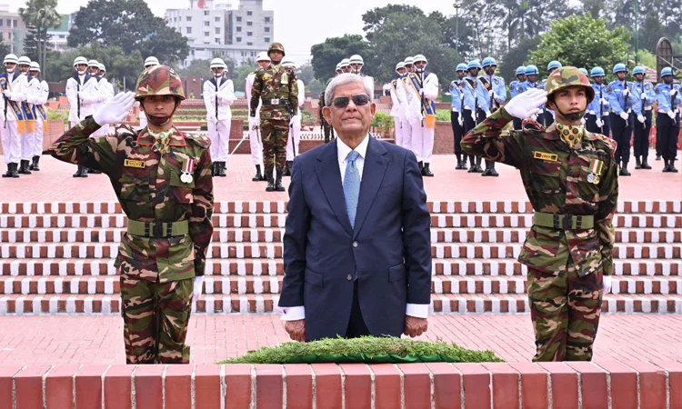 জাতীয় স্মৃতিসৌধে রাষ্ট্রপতি মির্জা ফখরুলের শ্রদ্ধা