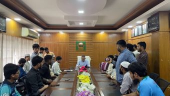 নয় দফা দাবিতে ইবি শিবিরের উপাচার্যকে স্মারকলিপি