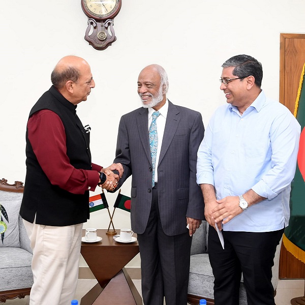 স্থানীয় সরকার মন্ত্রীর সঙ্গে ভারতীয় হাইকমিশনারের সৌজন্য সাক্ষাৎ: বাংলাদেশ-ভারত সম্পর্ক আরও জোরদারের আশাবাদ
